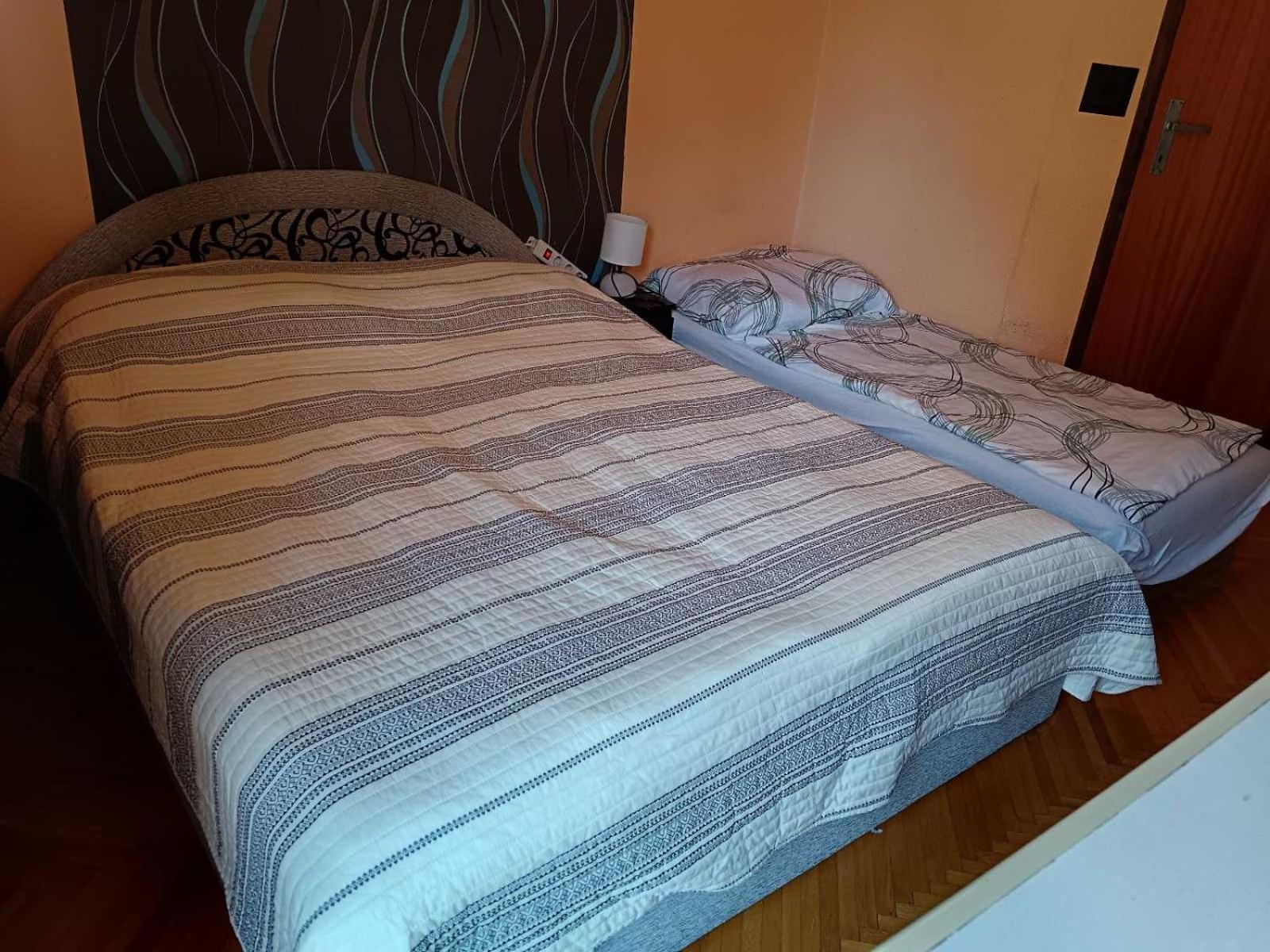 Szuzanna Fenyves Panzio Bed & Breakfast Siofok Bagian luar foto